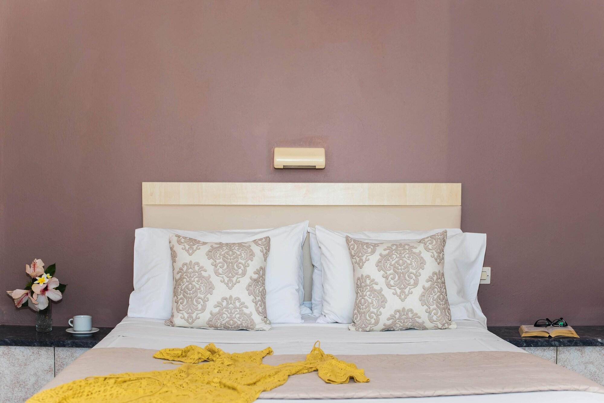 Aspro Hotel Herszonisszosz Kültér fotó